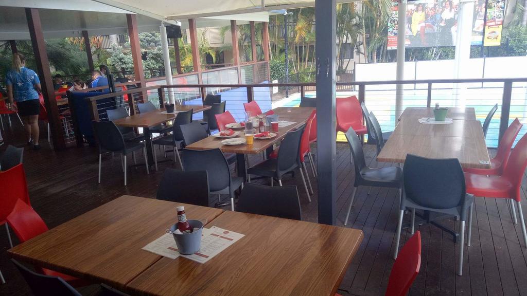 Family In A Unique - Next To Splash Zone For Kids And Restaurant Apartment *